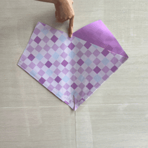 Túi Gói Hoa Caro Tím Có Lỗ 35x35cm 40mic – Thiết Kế Có Lỗ Luồn Cuống Hoa, Gói Hoa Chuyên Nghiệp